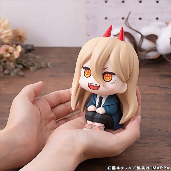 "หา—า !? ขนมอะไรนั่นต้องเอามาให้ข้าสิเจ้าพวกมนุษย์! ข้าน่ะน่ารักกว่าเจ้านั่นตั้งเยอะ ไหนๆๆๆ เอาของอร่อยมาให้ข้าเร็วเข้า!✨"