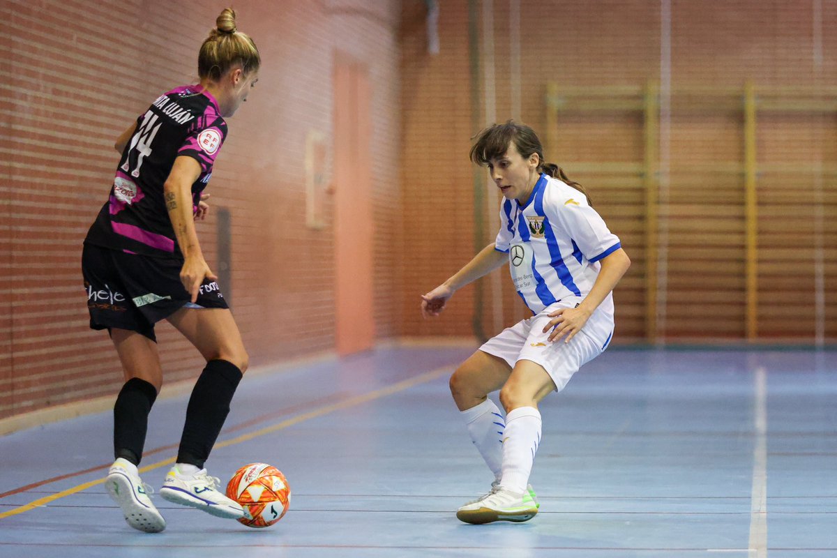 Mañana, ¡VUELVE LA LIGA! ✨

🕦17:30
🆚 @OUenvialiaFSF 
📍Pabellón La Estación 

¡VAMOS! 🚀🦊 <a href="/futsi_atletico/">Futsi Atlético Navalcarnero</a> 

<a href="/JomaSport/">Joma Sport</a> 

📸  <a href="/Fotonio22/">Toño Ramos</a> 

#futsalfemenino #futsal #JOMA #solopordeporte #somosfutsalsomosrfef