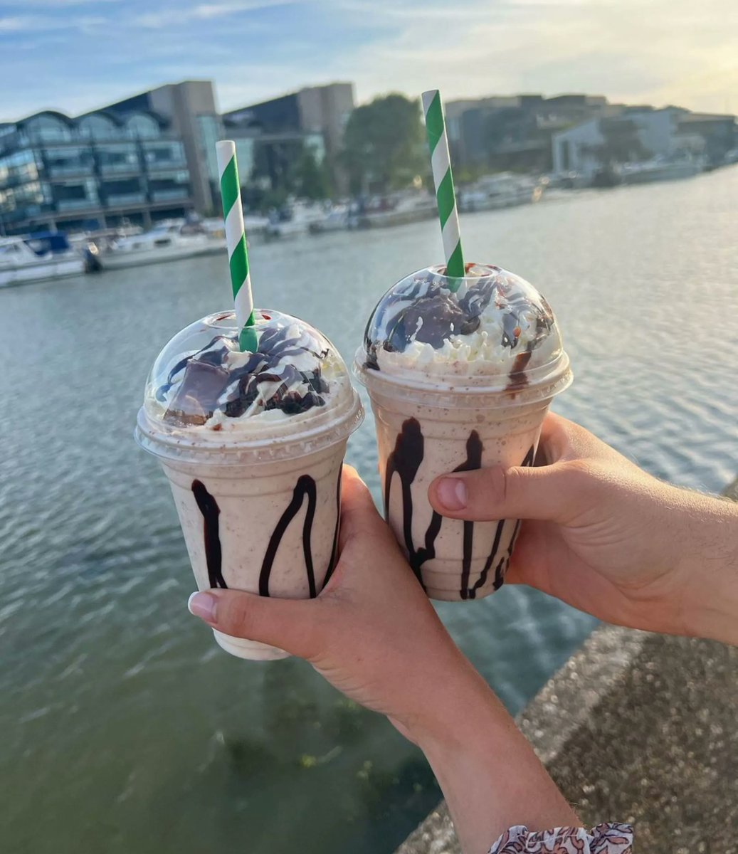 The perfect milkshakes to takeaway

🥤Ferrero Rocher Milkshake
🥤Galaxy Milkshake

📸 @theyummiediaries