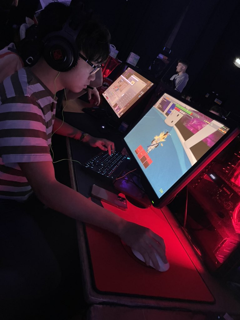 Little bro warms up like this #Izoooo