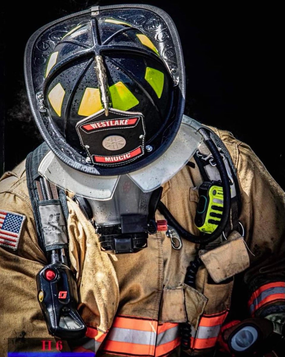 stipemiocic's tweet photo. ‘#NationalFirstRespondersDay 

I’m honored to be a First Responder. This day is for all the men and women who dedicate their lives to their communities. https://t.co/m53QROYtx6