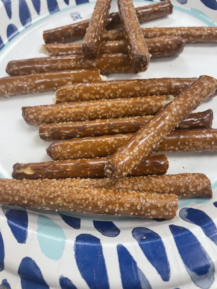 Happy Friday!!!! Hospitality classes used the double boiling method to temper chocolate! ⁦<a href="/HumbleISD_WMS/">Woodcreek Middle</a>⁩ ⁦<a href="/HumbleISD_CTE/">Humble ISD CTE</a>⁩