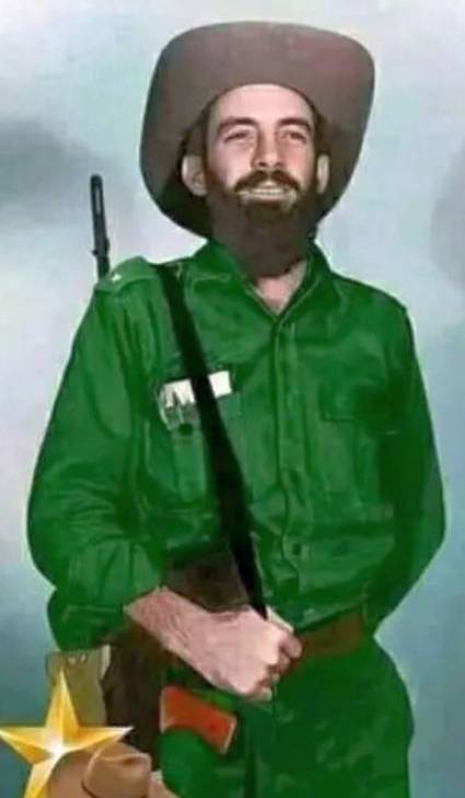 El 1er Sec del CC <a href="/PartidoPCC/">Partido Comunista de Cuba</a> y Pdte de la República, <a href="/DiazCanelB/">Miguel Díaz-Canel Bermúdez</a>, aludió hoy al homenaje dedicado a la memoria del revolucionario Camilo Cienfuegos, a quien calificó de comandante ejemplar y síntesis de lealtad, coraje y cubanía. #CamiloVive #Cuba #UJC @aylinalvarezG