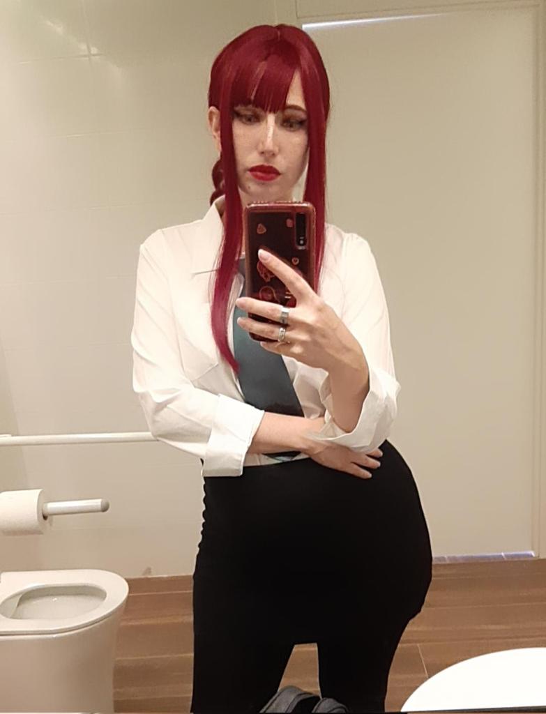 PeronaNamiSwann's tweet photo. Bruh, Selfie sexy en el baño y comida rica #toroburger https://t.co/mbpu3Mk6In