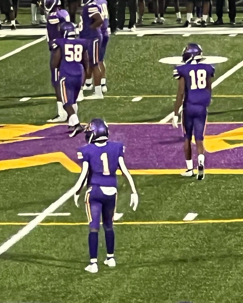 Just_RelaxBro's tweet image. To my son (@KenyunMyers ) and nephew (@theylovevonn ) Great season fellas. Proud is an understatement. There’s more work to be done, we’re just getting started. I love y’all boys💯🖤… 🔙⏳🔜 #WilsonU #ClassOf25 Remember the names: ✍🏾
KJ Myers and Divine Gee
#WorkOrBeOutWorked