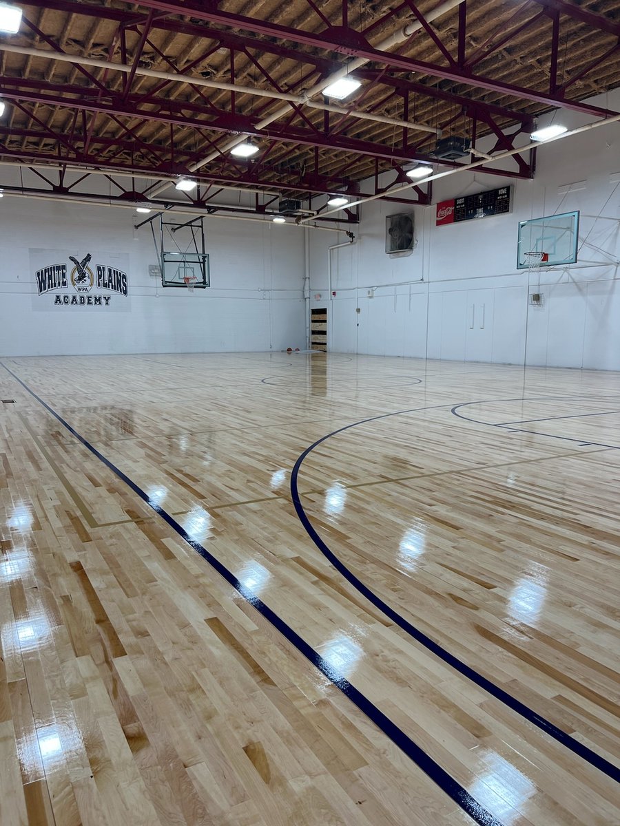 midstate_const's tweet photo. Beautiful job by our C&I Crew 🌟 Check out the recently completed gym floor at White Plains Academy in Algood. #algood #midstateconstrucion #whiteplainsacademy #construction https://t.co/OHoRdPS15n