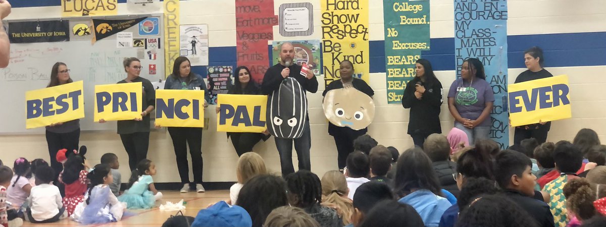 BCEcounselorMM's tweet image. Celebrating Dr. Calvert this month for Principals month!! Bear Creek is beyond lucky to have him lead our school!! #bestprincipalever @teambce #WeAreGCISD #BESTatBCE @BryanCalvert3