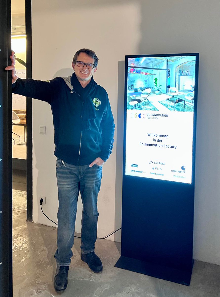 Die Co-Innovation Factory war zwei Tage mein #Coworking Space in #Wien. Eigentlich hat die mit Liebe ausgebaute ehemalige Ankerbrotfabirk inspirierende Räume für Events + Workshop von Teams + Unternehmen. Danke <a href="/PaulBlazek/">Paul Blazek</a>, dass ich diesen Ort ausnahmsweise allein nutzen durfte.