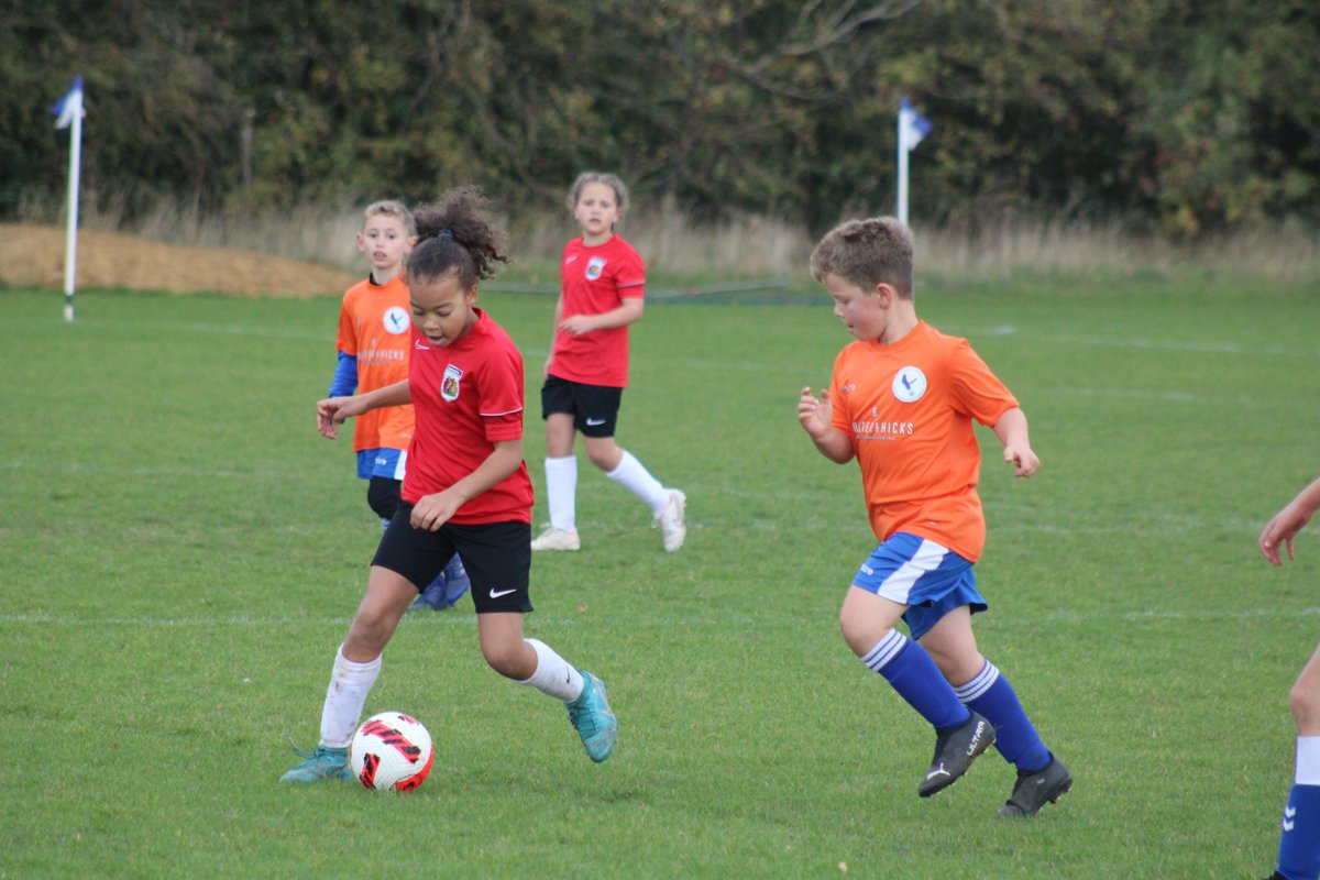 ⚽️ TALENT PATHWAY ⚽️

👍 Great day yesterday at the Girls' Emerging Talent Centre Fixture Festival.

👏 Thank you @norwichcitycsf ETC, @stevenagefc ETC, <a href="/Posh_WG/">Posh Women & Girls</a> ETC and <a href="/FlitwickEagles/">Flitwick Eagles FC</a> boys team that took part in some fixtures with some great football on display!

#LoveTheGame