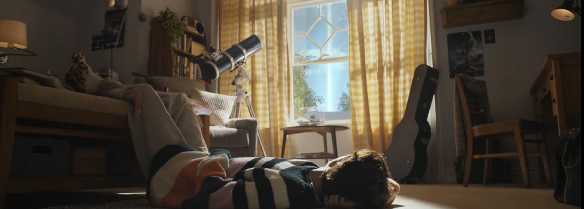 0613frames's tweet photo. some things ive noticed from #TheAstronaut:

It’s shot at an aspect ratio of 2.75:1 in anamorphic format (this is a VERY rare ratio).✨ 1/3 https://t.co/sWFx5wGoEA