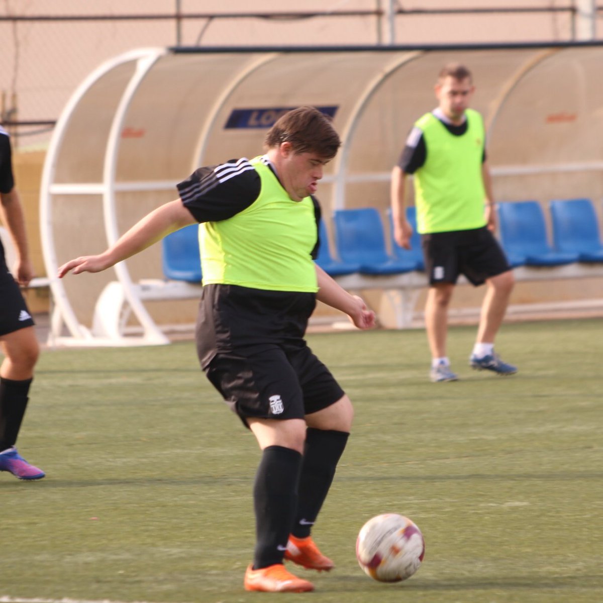 FCC_Cantera's tweet photo. GENUINE | Seguimos preparando la primera cita de la temporada en Tarragona🤍🖤

🔜#LaLigaGenuineSantander

@FundacionLaLiga https://t.co/uTW5VYSjRI