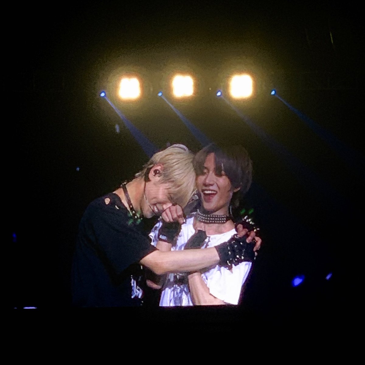 txtlouvr's tweet photo. precious moments of @TXT_members caught on cam by yours truly ๐ฅบ
#TOMORROW_X_TOGETHER
#ACTLOVESICKinMANILA
#GettingLoveSickinMNL https://t.co/gRuisXuwhv