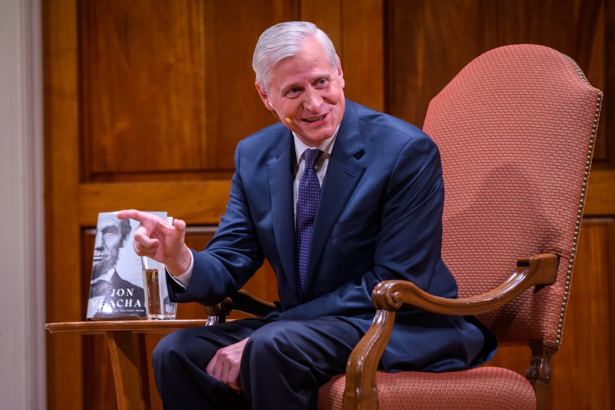 When asked what advice Lincoln would give to President Biden, @jmeacham had five words: “Don't go to the theater.” Thanks for an informative, enlightening conversation last night with @ClintSmithIII. Photos: @aristraussphoto