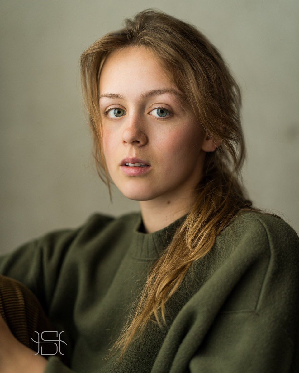 Simon & How tweet media