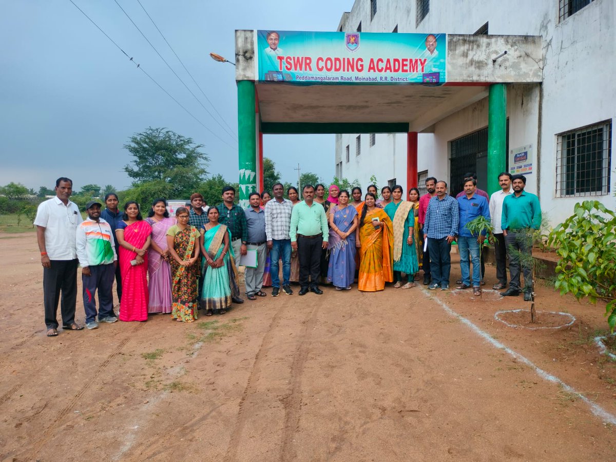 codeacadtswreis's tweet image. External panel team from ZPHS visited TSWR Coding Academy, Moinabad.
They impressed a lot with ability and proficiency of the teachers and students and the way of the presentation given by the teachers during demo class. @codeacadtswreis @TSWREISOCIETY @DRonaldRose