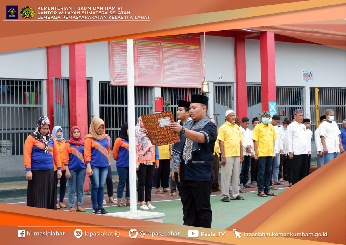 Lapas_Lahat's tweet photo. *Petugas Lapas Kelas IIA Lahat Gunakan Pakaian Adat Berbagai Daerah, Peringati Hari Sumpah Pemuda*

@Lapas_Lahat 
@BarutuSoetopo 
@Lapas_Lahat 
#LapasLahat
#SoetopoBerutu
#LapasLahat https://t.co/km02XhjvQ6