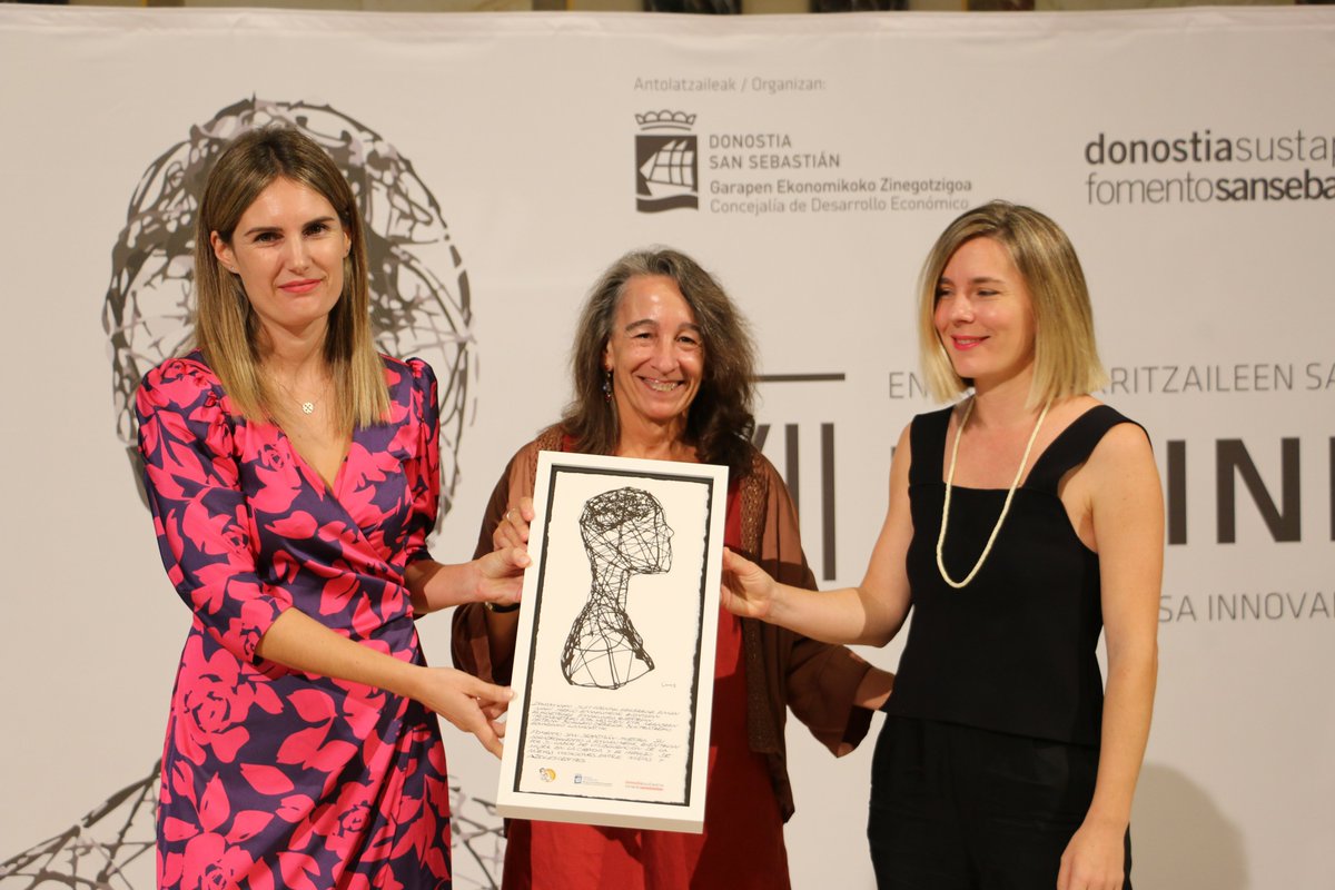 MGarmendia_B's tweet photo. La novena edición de la #DSSWeekINN toca a su fin. Esta mañana hemos hecho entrega de los Premios DSS INN. @fomentoss https://t.co/qgNSp5S5gO