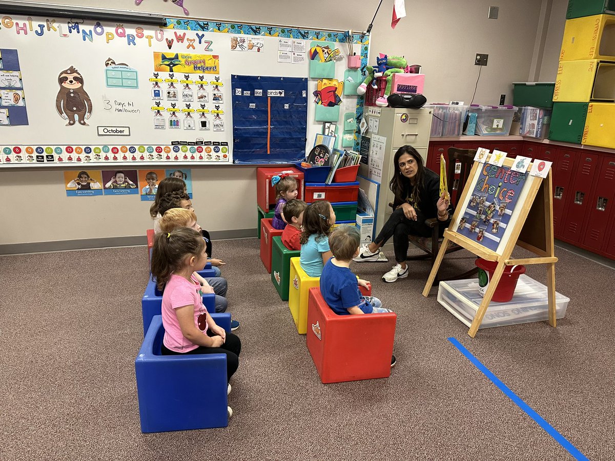 magdalenajistel's tweet image. The highlight of my week was reading to these adorable cheetahs! @Cypress_Cheetah #1LISD #CYPRoadTrip