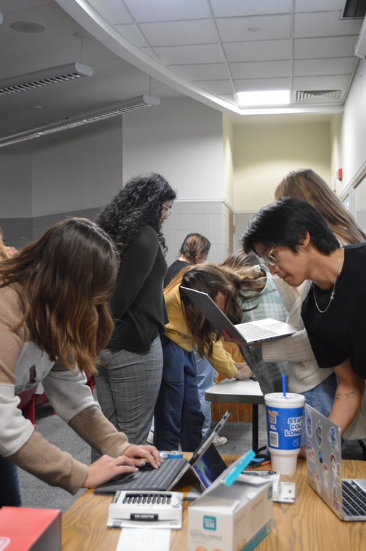 StudentLifeHC's tweet image. Thank you to everyone who came out last night to support Feminist Club and Multicultural Affairs at their event to support the protest efforts in Iran.