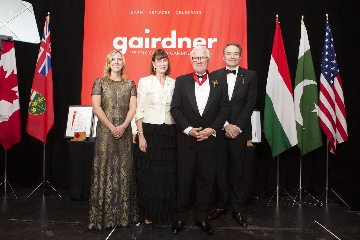 Dr. Dick was presented the 2022 Canada Gairdner International Award by Dr. Kevin Smith (@KevinSmithUHN), President and CEO of @UHN, Heather Munroe-Blum, Chair of Gairdner’s Board of Directors, and Sommer Wedlock, Gairdner EVP.