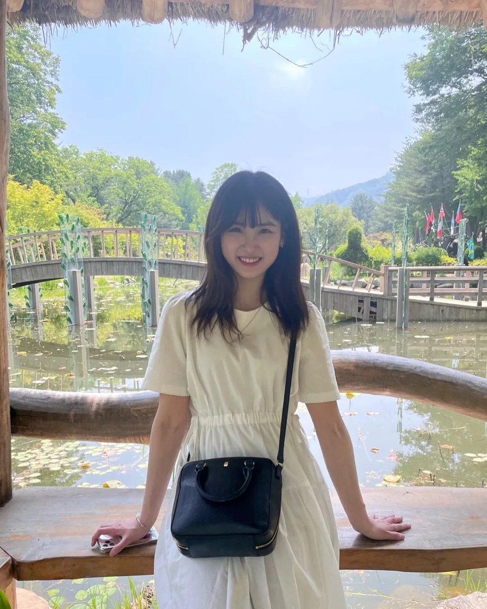 J_JiyoonUpdates's tweet photo. Hi Jitokkis! This is an account for updates of our smiling rabbit that jumps around in our heart; Jeong Jiyoon from ichillin!!

Pls help like and rt for this to reach more ichillin fans and jitokkis ^^ let's support her and the group together! https://t.co/iRVG8yFvpw
