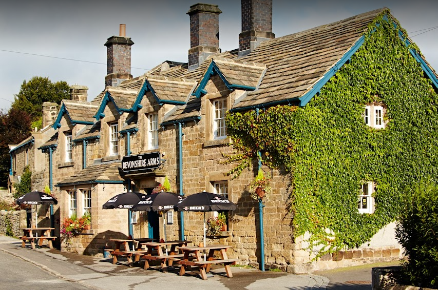 In case you'd forgotten what we look like. In case you need a Friday pick-me-up. In case you need a suggestion for an outdoor tipple or a hearty meal or a cosy stay. loom.ly/dSpeYVw #YourNewFavouriteInn