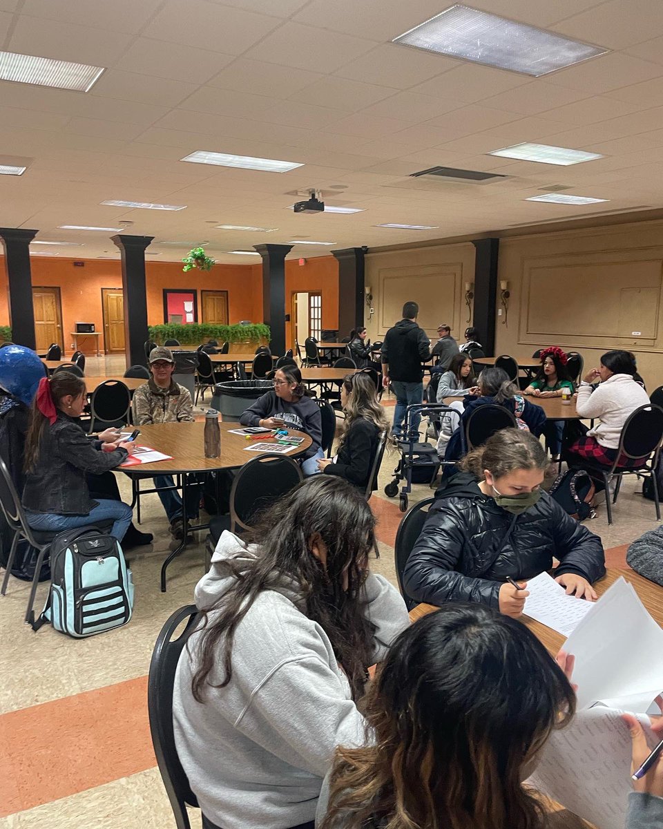 dumashstx's tweet photo. October UIL virtual challenge meet in progress! #smarties #AcademicTwitter #biggroup https://t.co/NGYHZHM3Rk