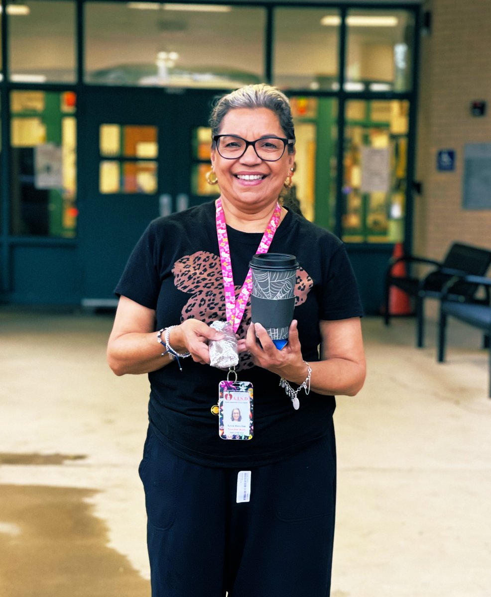 AISDHS's tweet photo. Delivered coffee and tacos on this rainy Friday to our super amazing @AISDHS teaching staff. We even got to see our @HeadStartgov policy council chairperson at @Uphaus_ECC. Enjoy your treats! @TheLeopardSpot @aalonso_AISD @RodriguezElem @GTGrizzlyBears @OakSpringsElem https://t.co/m6A434xIFH