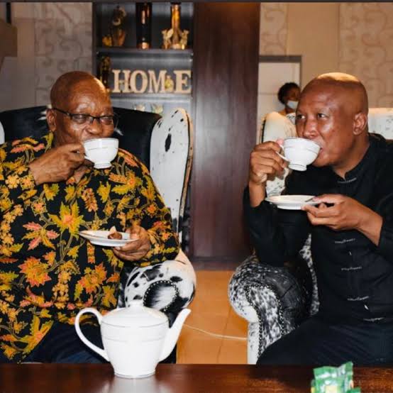 Haaak, phezu kwabo SIU! And Zuma is 'secured in comfort' - drinking tea, and her daughter is insulting everyone in her comfort!