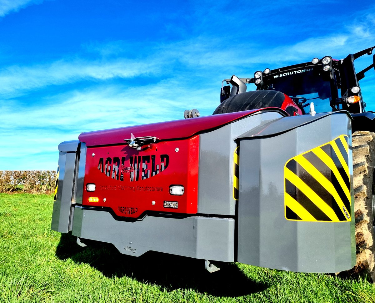 AgriweldLtd's tweet photo. Hitting the weekend in style...

#agriweld #transportbox #valtra #tractor #valtratractor #farming  #farminglife #farmingphotos #farmingsimulator #farmingdale #factoryfarming  #naturalfarming  #farmingpics #farminguk #britishfarming #smallscalefarming #farmingphotographydaily https://t.co/mZzR9smaH2