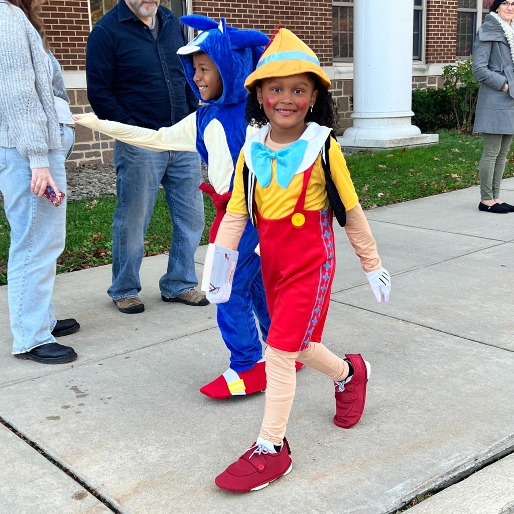 This morning, Wyncote Elementary hosted its book character parade, where students, faculty and staff dressed as their favorite book characters and paraded around the building for families to enjoy.

View photos here. ift.tt/8Tarym2 instagr.am/p/CkQzKm9M4U4/