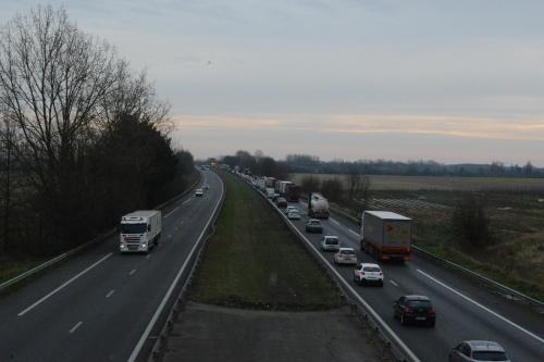 lavoixdunord's tweet photo. #Hasnon : piétons fauchés par un camion sur l’A23, le bilan s’alourdit à trois morts https://t.co/05MoEDTcXd https://t.co/1o5AqTEK49