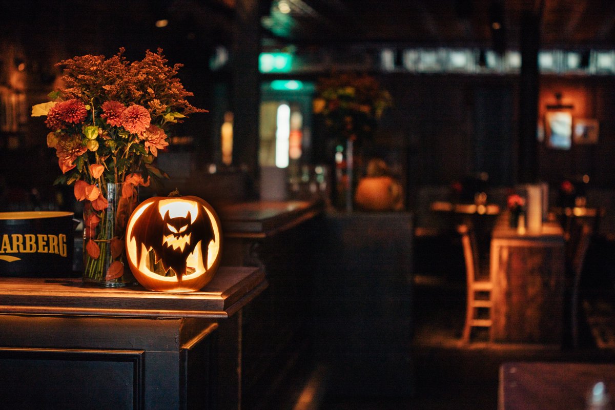 LaverysBelfast's tweet photo. YEARS SINCE LAST WORKPLACE ACCIDENT: 5 🥳🎉

Another successful year of pumpkin carving, no cut fingers &amp; 27 pumpkins later, we're well and truly ready for you all this weekend! 🎃🩸🔪

Last remaining pre-sale tickets for Halloween ☞ https://t.co/0QUOGjP7qr 

👹👹👹 https://t.co/Y58ZAhLruQ