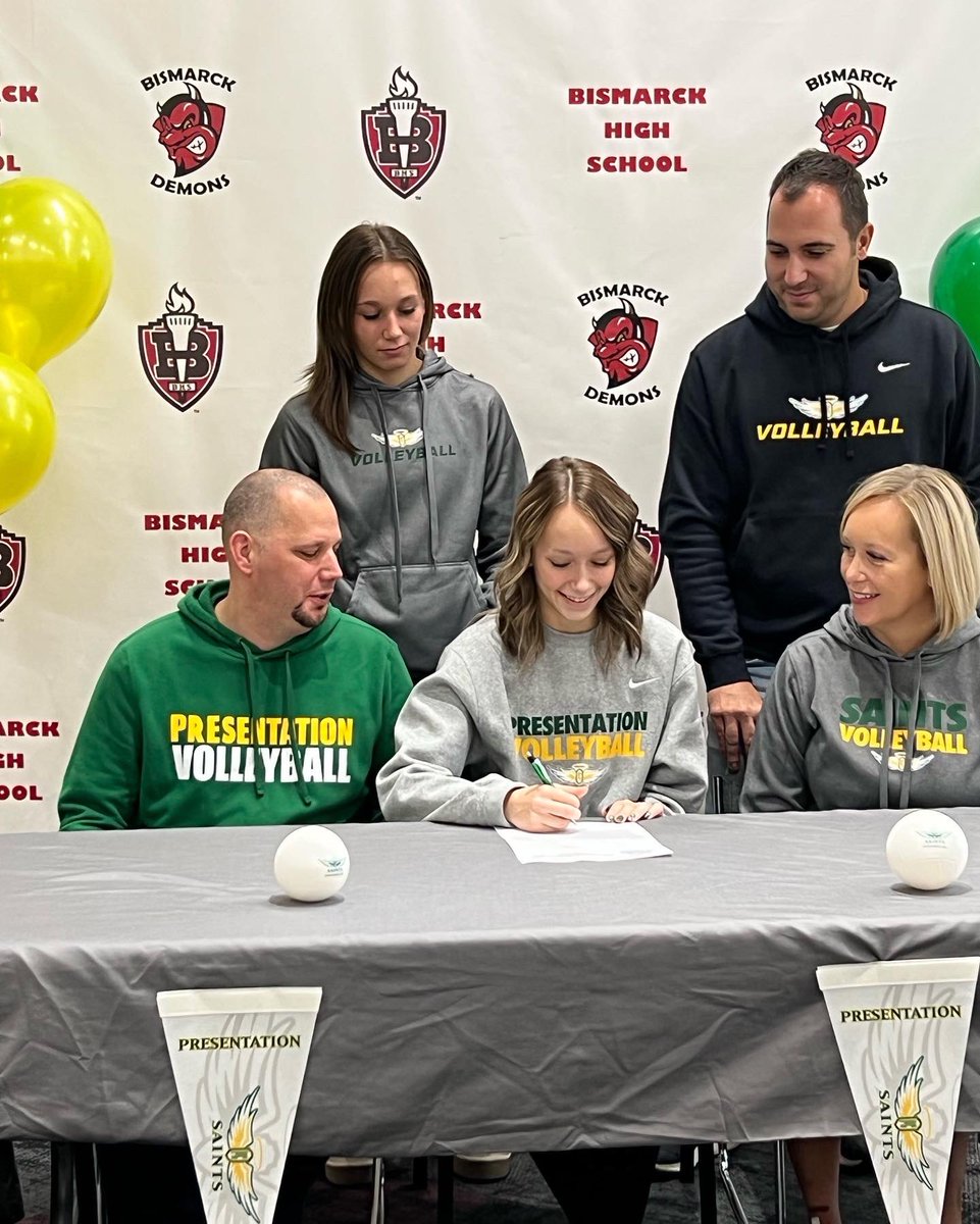 Demon_VB's tweet photo. Big congrats to Senior, Payton Foster on signing her National Letter of Intent to continue her academic and athletic career at Presentation College in Aberdeen! We can’t wait to watch you compete at the next level!

#Demonvb #OneUltimateGoal #DemonPride https://t.co/0ZEjEVssPM
