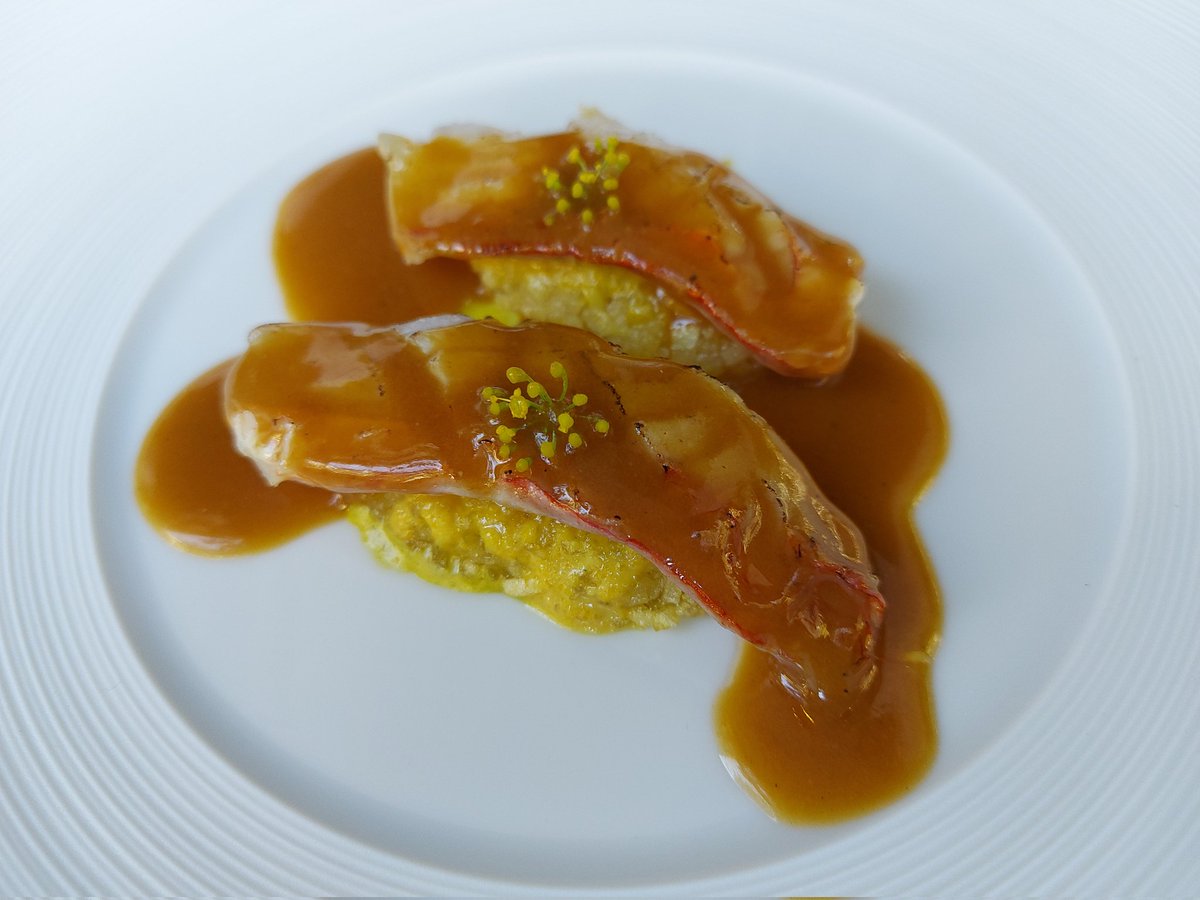 .<a href="/mont_bar/">Mont Bar</a> #bcn 
el Bar de cocina d "⭐️⭐️" q aun no ha convencido a <a href="/GuiaMichelin_ES/">La Guía MICHELIN</a> 
Menú perfecto con grandes platos nuevos como la najava en ponzu donostiarra o el nigiri de salmonete y patata en suquet.
Snacks y postres de alto nivel:¡mochi de ceps y trompetas!
¡👏Fran Agudo!