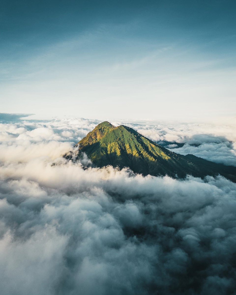 Cruising above the clouds ☁️ #dronephotography