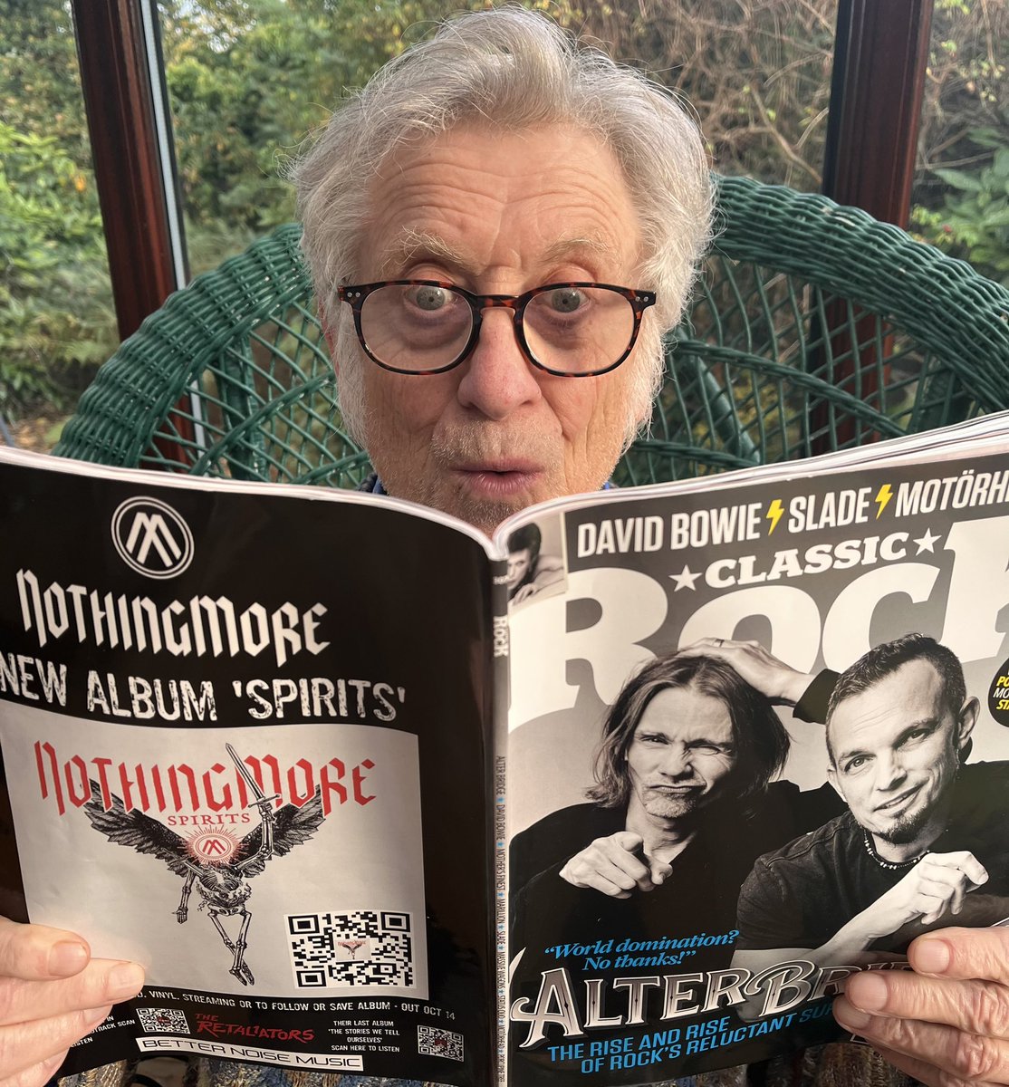 HolderSuzan's tweet photo. Noddy agog at the 6 page feature in the new @ClassicRockMag featuring #Slades Live Box Set OUT NOW #NoddyHolder https://t.co/bZwM71w0Q6