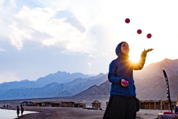 space_plans's tweet image. Our juggling course is perfect for those starting out,🤗 or those who want to carry on developing their juggling skills, we welcome everyone will all levels of experience.🔥😁 Get involved today!🎪 space-plans.co.uk/juggling/  
#juggling #jugglingworkshop #learntojuggle #learncircus