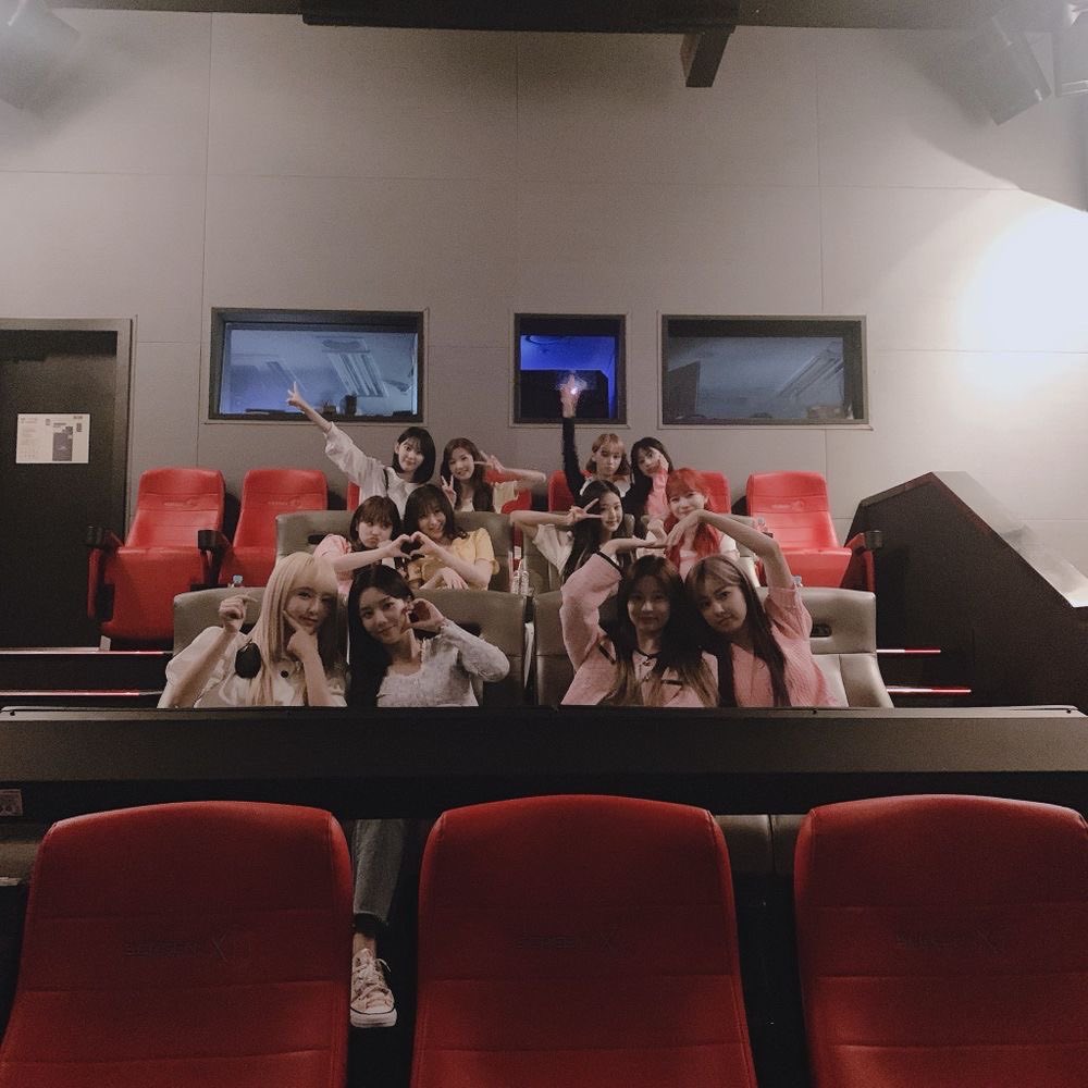 colortoworld's tweet photo. デビュー4周年おめでとう🫶🏻
12人が揃う姿をまた見たい。。
みんなの活躍をこれからもずっと応援してます❤️‍🔥
#나의세상_나의빛_아이즈원
#FOUReverWithIZONE
#IZONE https://t.co/DIXOkdt3DS