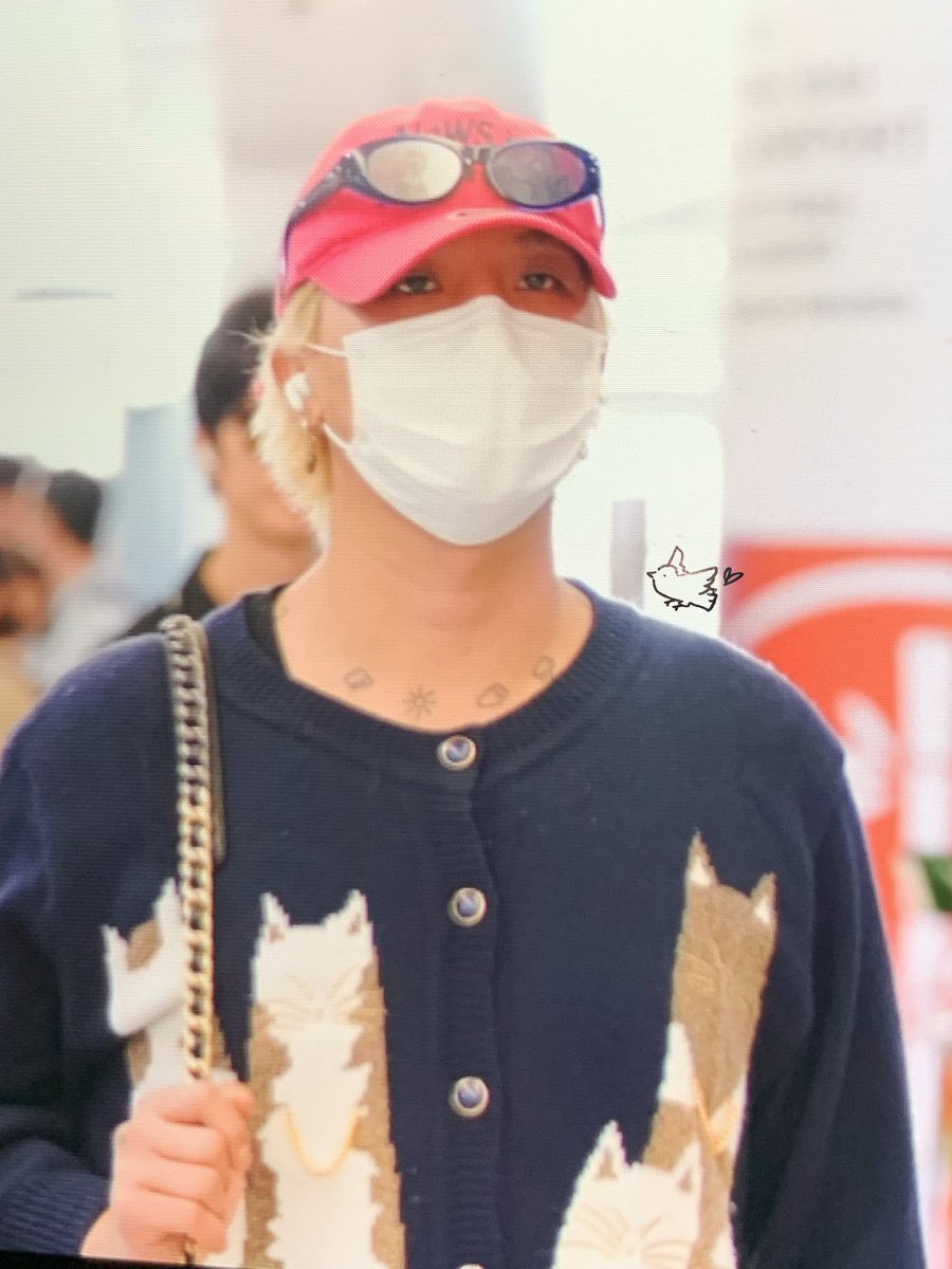bluebird930330's tweet photo. 221029 #MINO #송민호 
안전비행✈️ https://t.co/BdXE3BPXvp