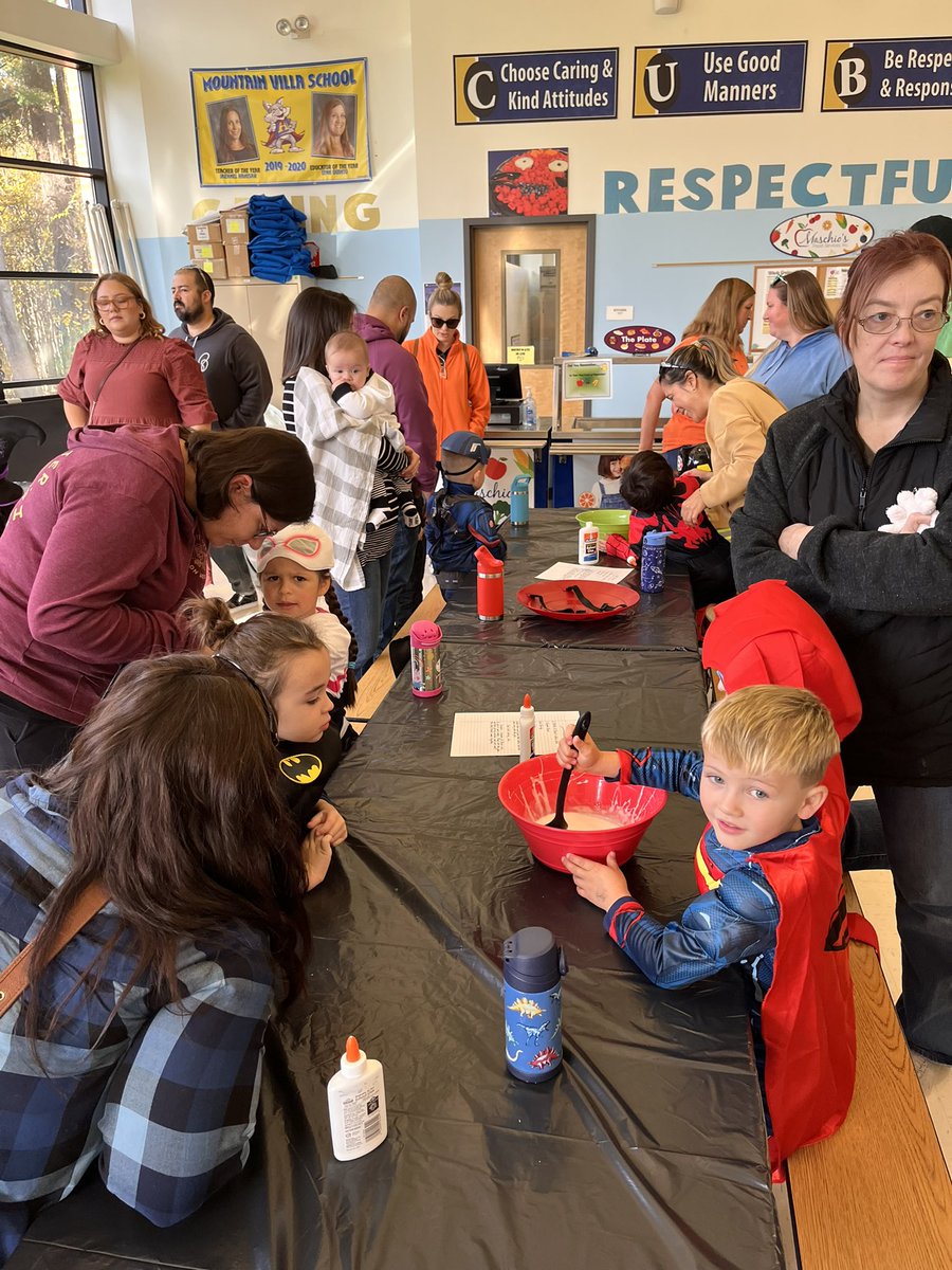 MVSpreschool's tweet photo. Preschool Halloween party! Slime and snacks! @atsdschools 🎃 https://t.co/ZMfOgUHII8