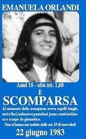 Digory95's tweet photo. Per Halloween, travestitevi da questo manifesto e andate in giro a spaventare il Vaticano.
#EmanuelaOrlandi
 #VaticanGirl
#JusticeforEmanuela https://t.co/jFecgzulvu