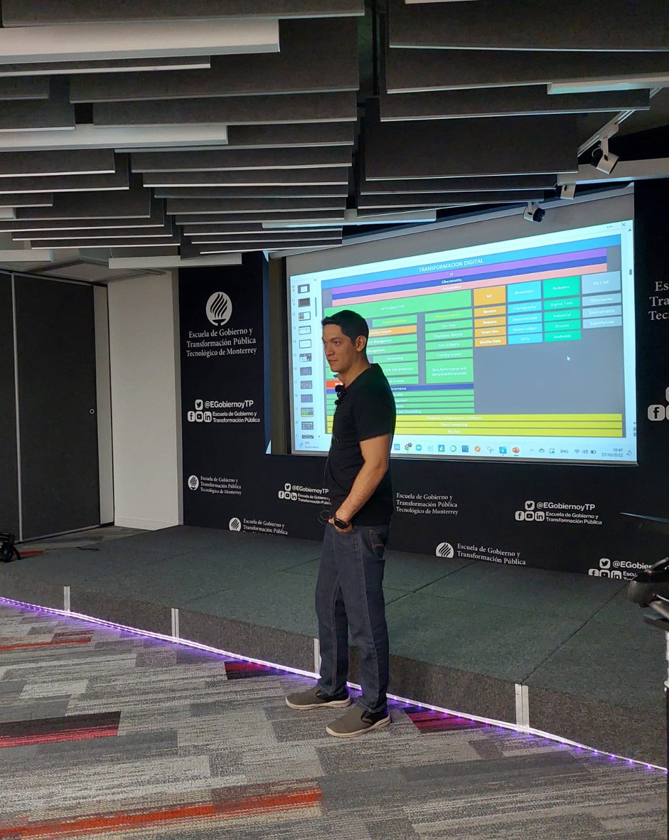 EGobiernoyTP's tweet image. En @thedatapub, @DanteTellez, Sr. #DataDirector en @konfiomx habló de los retos que las empresas enfrentan para tener una estrategia eficiente de datos, desde la investigación y recolección, hasta evaluación de modelos de algoritmos y estrategias de visualización y comunicación.