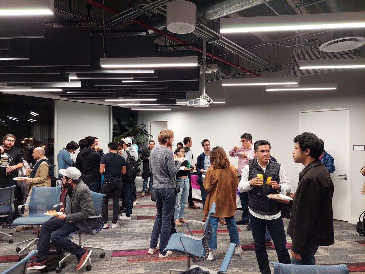 EGobiernoyTP's tweet image. En @thedatapub, @DanteTellez, Sr. #DataDirector en @konfiomx habló de los retos que las empresas enfrentan para tener una estrategia eficiente de datos, desde la investigación y recolección, hasta evaluación de modelos de algoritmos y estrategias de visualización y comunicación.