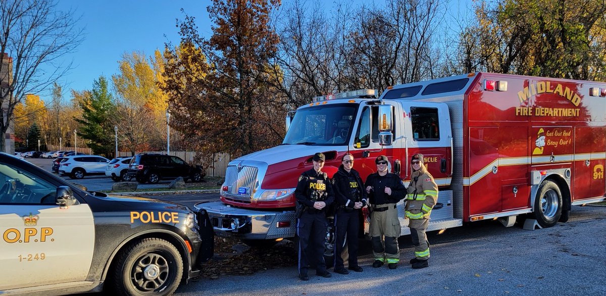 OPP_CR's tweet photo. #SGBOPP and @MidlandFire were very happy to participate in the @clhmid #InclusionHalloween event. Kids had a spooky time with Fire Trucks &amp; Cop Cars, #positiveticketing &amp; #Sparky ! ^DH https://t.co/Xf41n8Kdjh