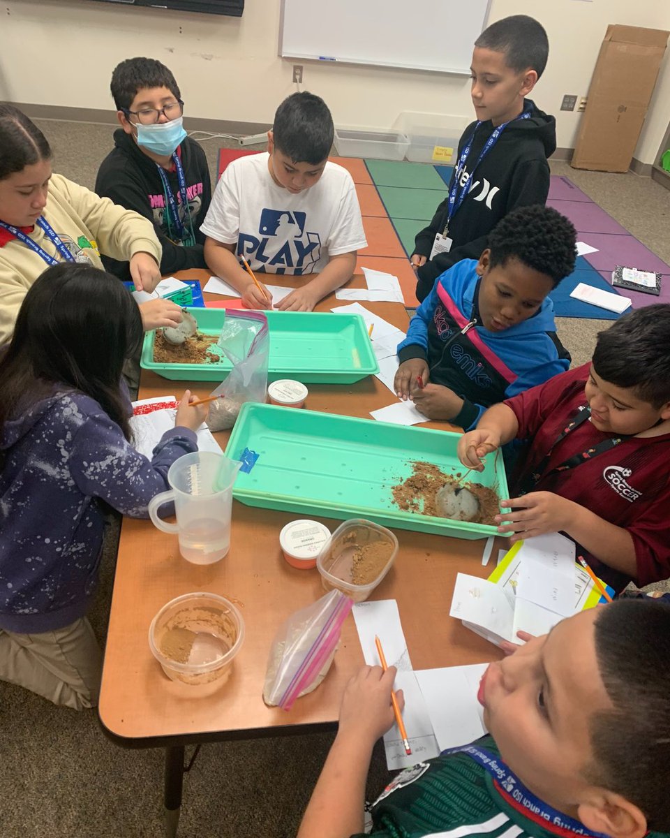 SBISD's tweet photo. Every Child has the opportunity to grow, create and learn daily in the classroom. How are our teachers creating these opportunities? 🧐⬇️

🐻 @SBEBears learning weathering, erosion &amp; deposition!
🦬 @Buffalo_Creek1 learning about leaves!
🐯 @ThornwoodSBISD coding with Bee Bots! https://t.co/g5J55d4ndF