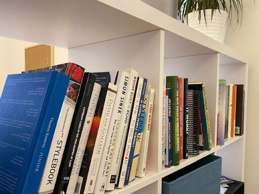 How can you become a better writer? By reading of course! Check out 5 must-have books for pr and marketing experts in our latest #DooleyNoted. What should we read next?

dooleypr.com/dooley-noted/5…

Hint: these people 🤯 - <a href="/rshotton/">richard shotton</a>, <a href="/RobertCialdini/">Dr. Robert Cialdini</a>, <a href="/j1berger/">jonah berger</a>, <a href="/JeffAnsell/">Jeff Ansell</a>, <a href="/tkemeny/">Thomas Kemeny</a>