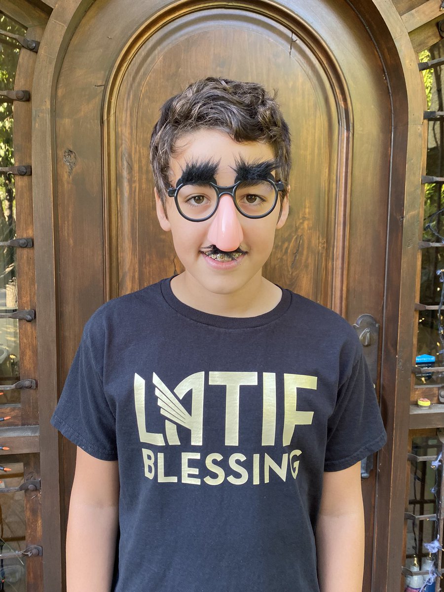 When your school is really into pun costumes, and Halloween falls during LAFC’s amazing title run, you have no choice!

A Latif ‘Blessing in disguise’! 😂 
#LAFC