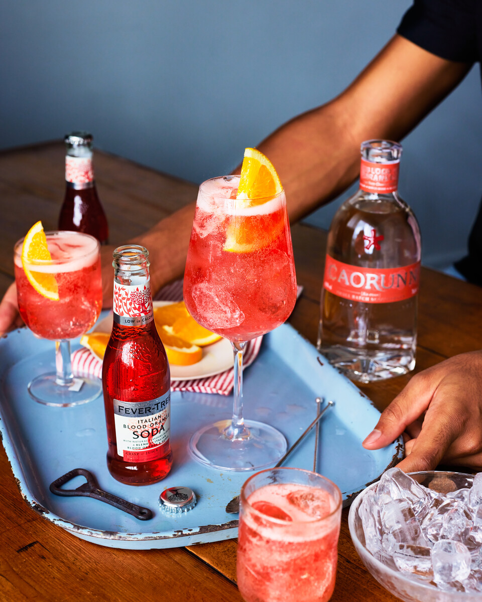 FeverTreeMixers's tweet image. Spooky season is upon us, and we couldn&apos;t resist a Blood Orange Spritz for #FeverTreeFriday. This combo is scarily good, @caorunngin Blood Orange Gin paired with our Italian Blood Orange Soda 👻🎃