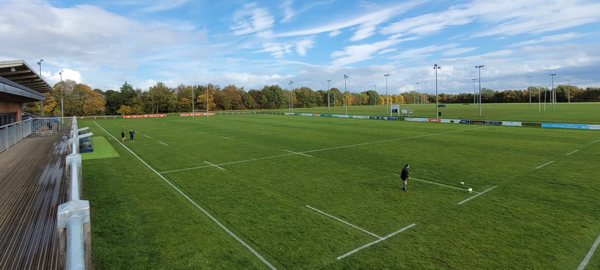 MrManagerSir's tweet photo. Another marathon line mow completed at @BanburyRUFC ready for tomorrow's visit by London Welsh, over to @RogerGraham6 for the finishing touches. Another PB too, 1.9 miles in 56 mins (which isn't so far off my running pace...) https://t.co/L3yL7uE5ck